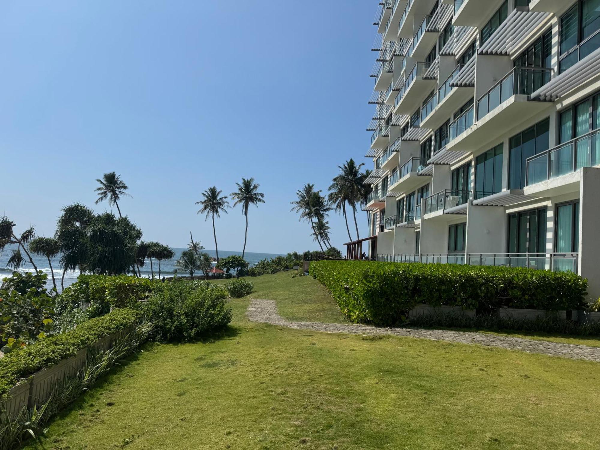 Oceanfront Galle Apartment L4-10 ภายนอก รูปภาพ
